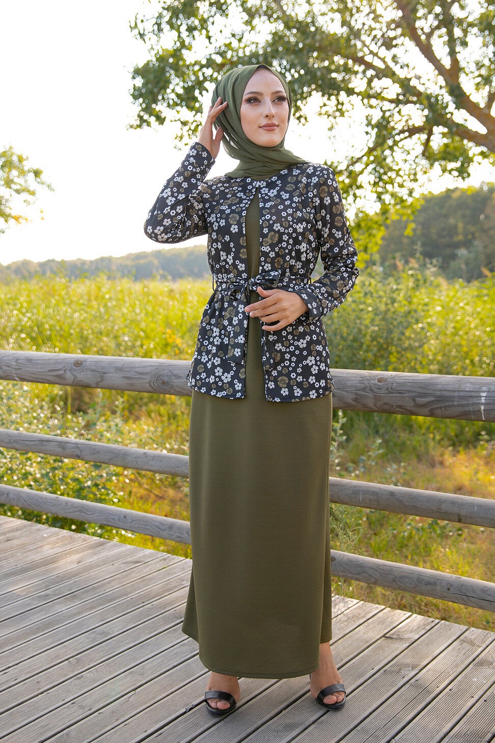 Amelis - Ensemble Survêtement bi-couleur à capuche pour femme voilée (Hijab  Sport Ootd - Boutique en ligne) - Couleur Mauve Sélectionner la taille XS