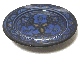 Assiette marocaine decorative en poterie emaillee peinte en bleu et ornee de motifs